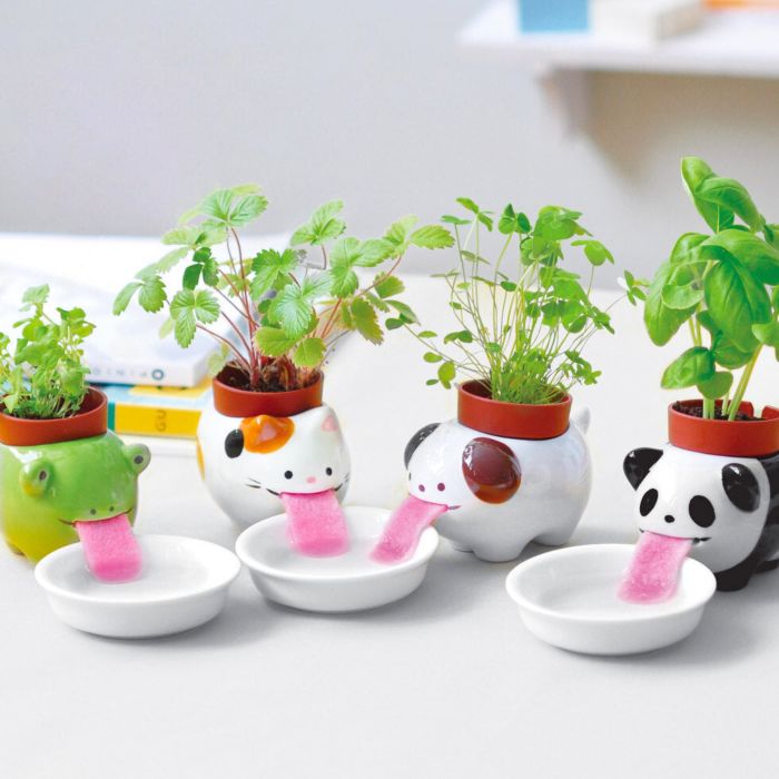 Peropon Drinking Animal Planter